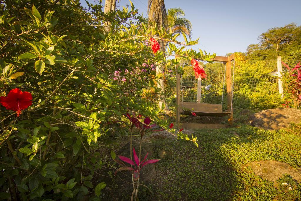 אובטובה Haleiwa Chales E Suites - A Guest House Do Prumirim מראה חיצוני תמונה